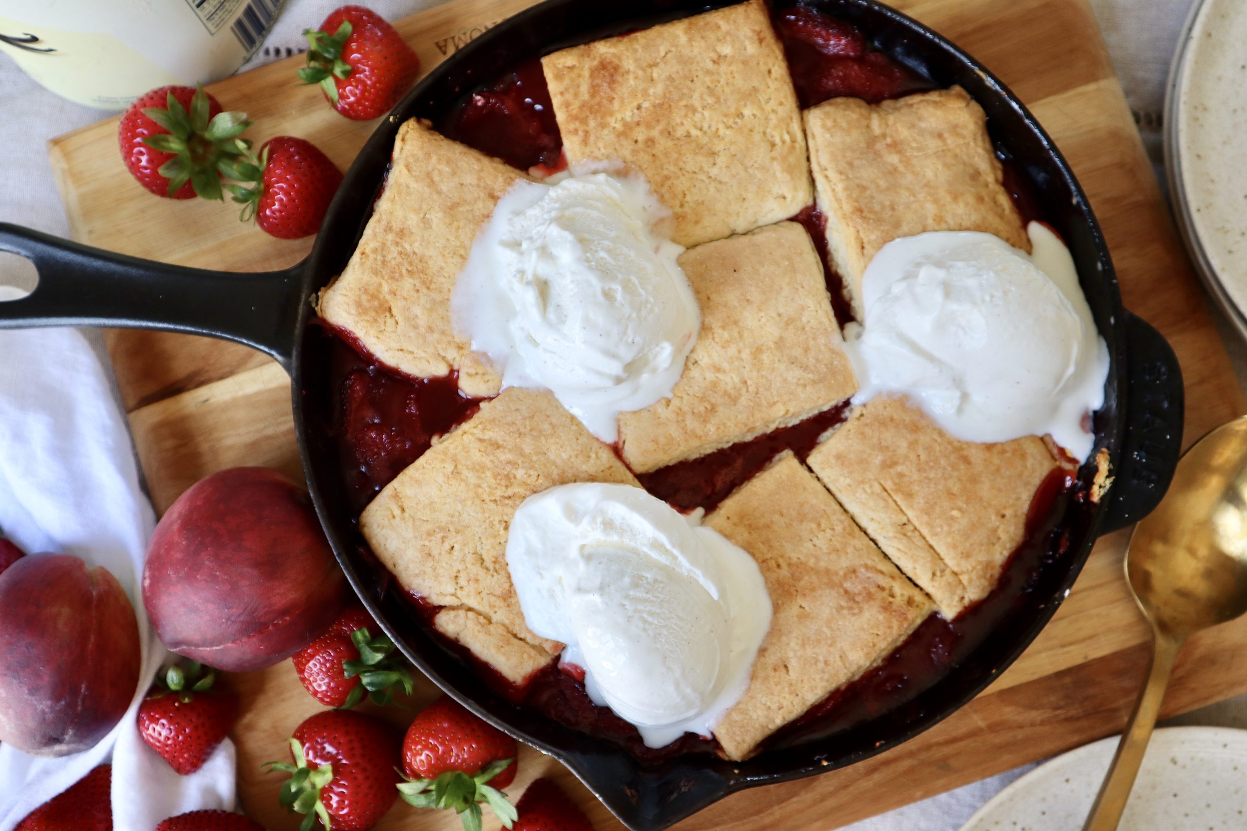 strawberry peach cobbler