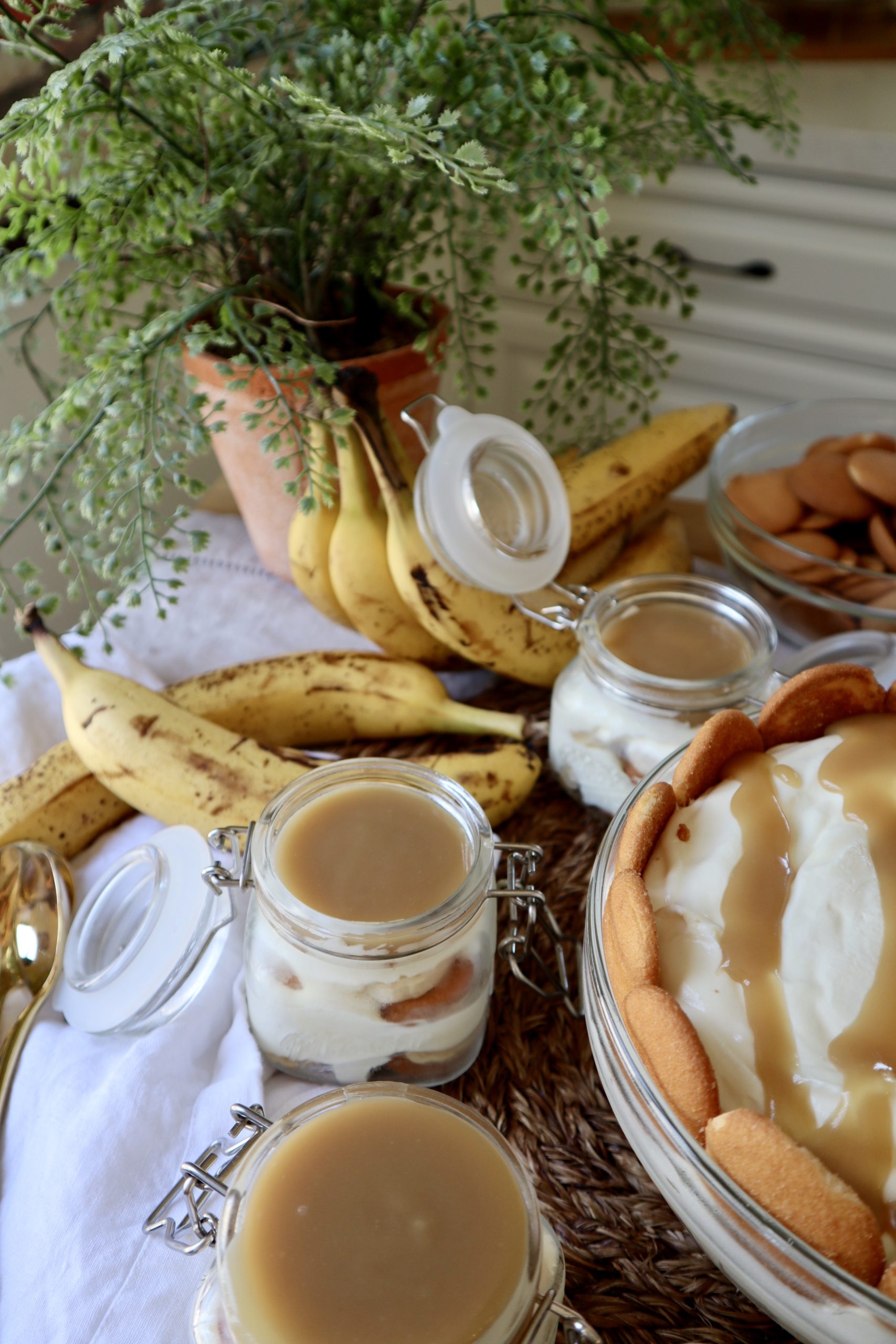 banana pudding with salted caramel sauce