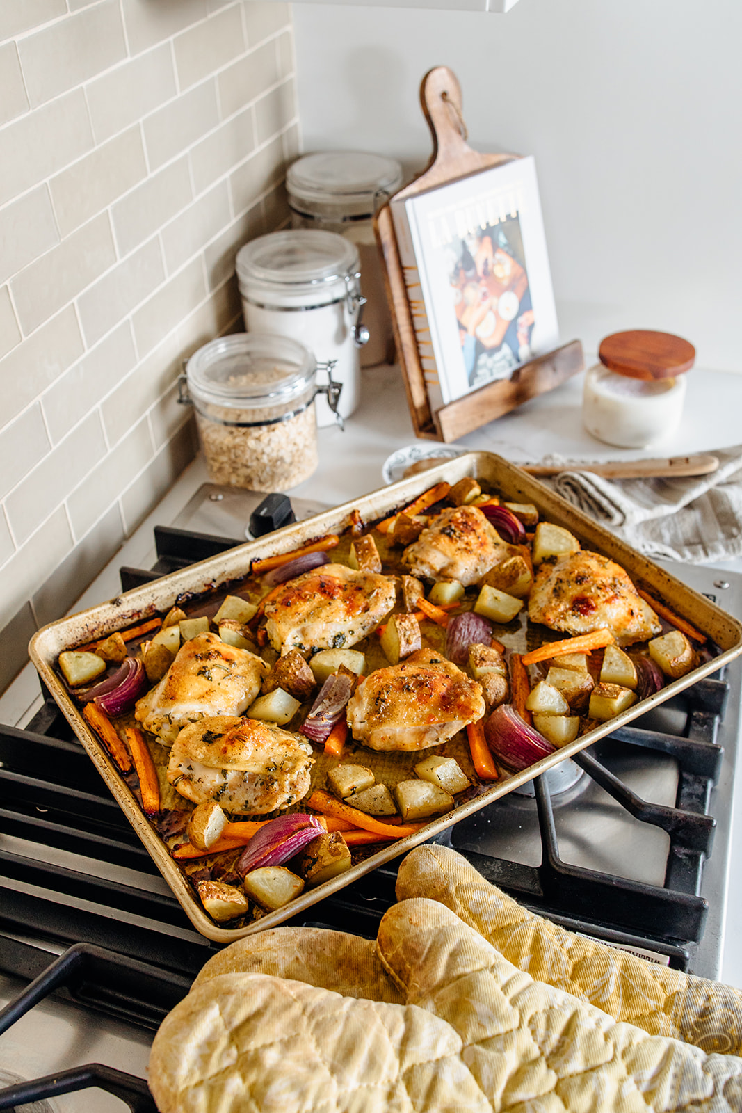 garlicky herb roasted sheet pan chicken & veggies