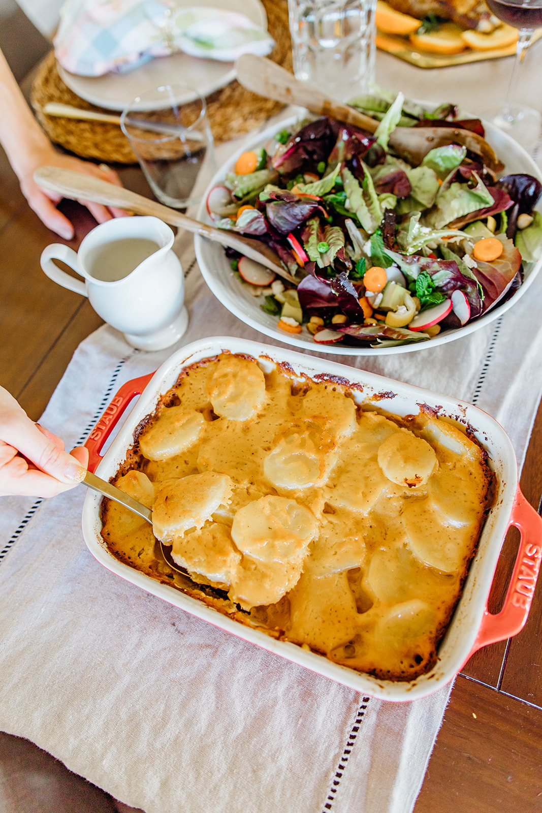 classic scalloped potatoes (au gratin potatoes)