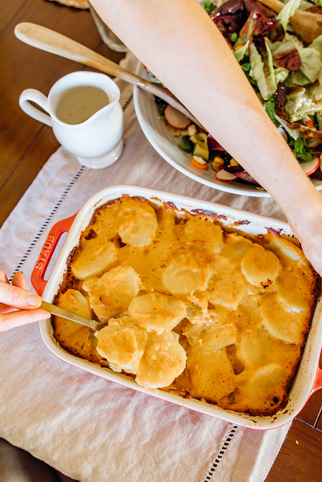 classic scalloped potatoes (au gratin potatoes)