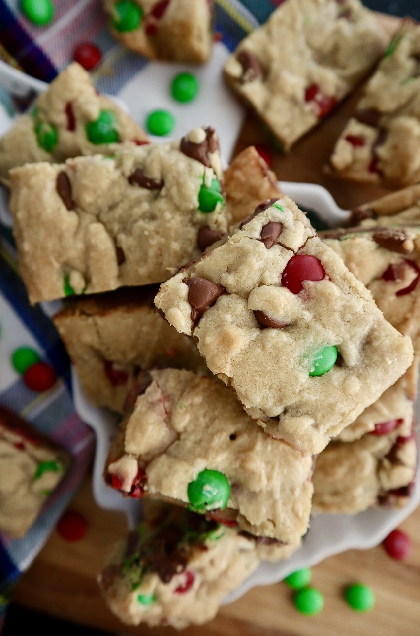 holiday m&m cookie bars